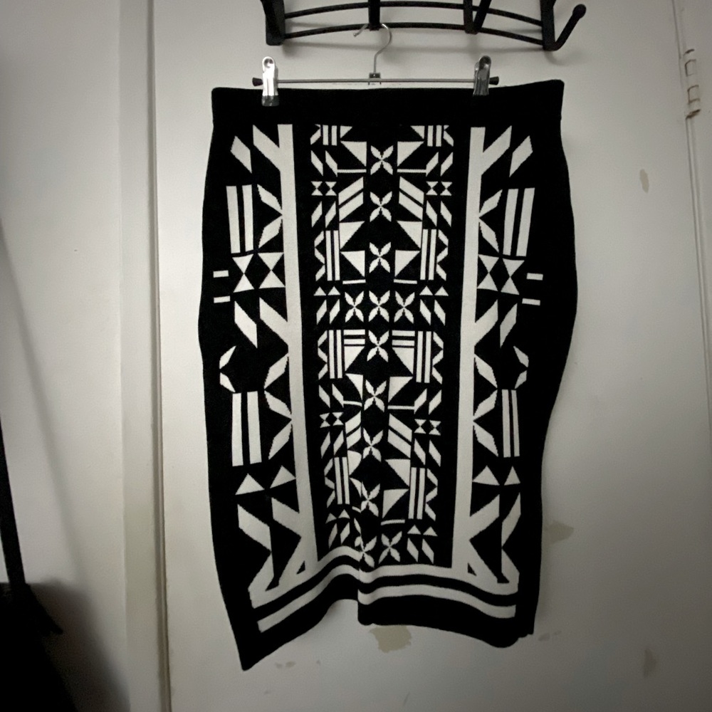 Black and white midi skirt H&M